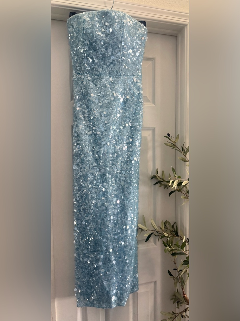 NWT Helsi Leslie sequin column gown icy blue - Picture 6 of 7